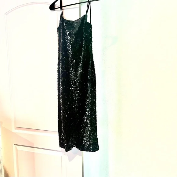 green emerald velvet dress Amazon.com: Forever 21 Women's Sequin Halter Mini Dress Black X-Small :  Clothing, Shoes & Jewelry